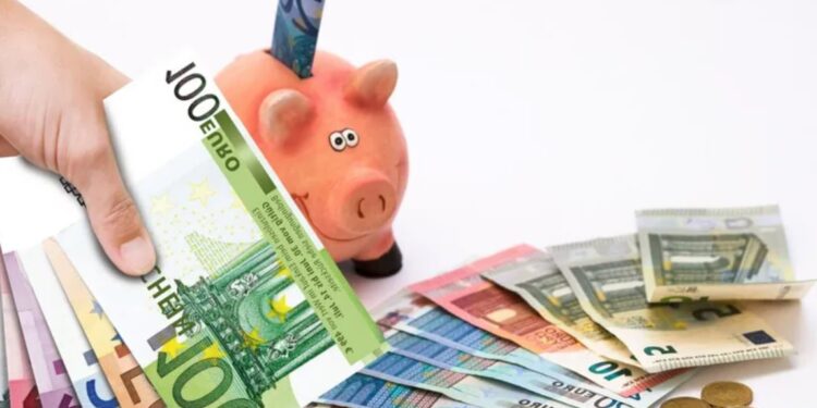 Românii care au depozite bancare de peste 100.000 de euro! „Raportat la o întreagă populație, este destul de puțin!”