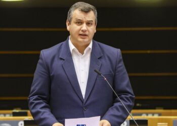 Câți mai mulți la ciolan! Eugen Tomac anunță că viitorul guvern va avea 4 premieri!