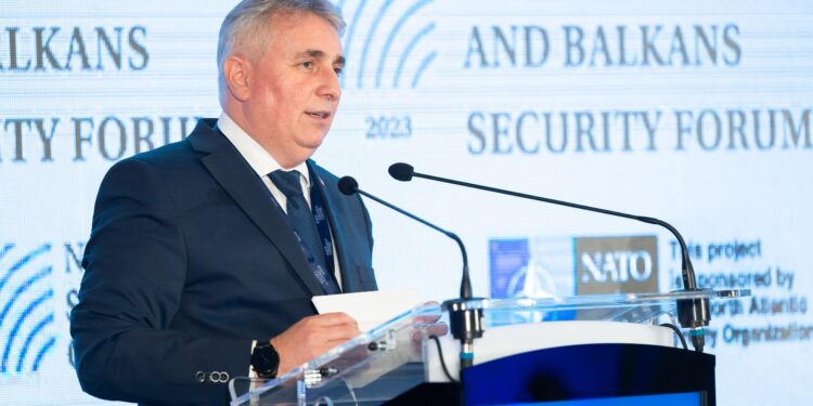 Lucian Bode încearcă timid să atingă din nou subiectul Schengen, după eșecul milenar avut recent: „Principala armă a diplomaţiei trebuie să fie din nou utilizată!”