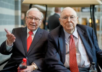 Mâna dreaptă a lui Warren Buffet, Charlie Munger, prognoză pesimistă pentru piața imobiliară!