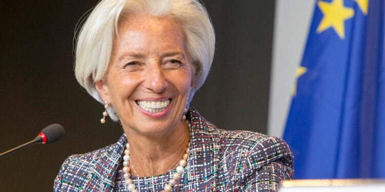 Christine Lagarde: Banca Centrală Europeană va interveni dacă se va înregistra o creştere simultană a salariilor şi a marjelor de profit ale companiilor
