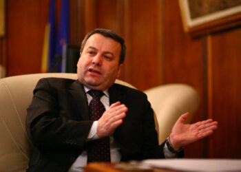 Gheorghe Ialomițianu: „Intenția lui Ciolacu de a desființa 200.000 de posturi de la stat e un exercițiu de imagine”