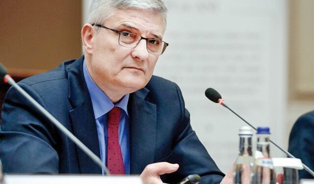 Când va adopta România moneda euro? Daniel Dăianu, BNR: „Decizia trebuie luată raţional, cu ochii deschişi!”