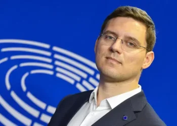 Europarlamentarul PSD Victor Negrescu i-a cerut șefei Comisiei Europene să păsuiască România!