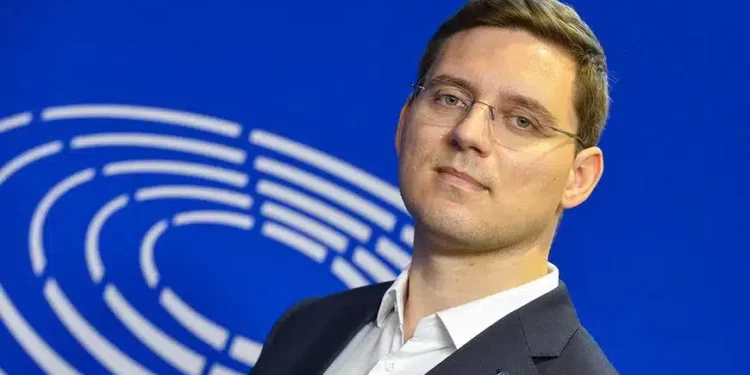 Europarlamentarul PSD Victor Negrescu i-a cerut șefei Comisiei Europene să păsuiască România!