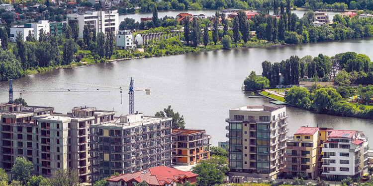 După 9 ani de creștere, prețurile apartamentelor din București au căzut!