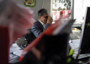 Marcel Boloș și-a făcut cruce într-un birou de la ANAF! „Cum nu aveţi…?”