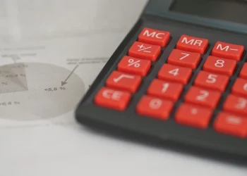 Deficitul balanţei comerciale a României a scăzut cu 17%!