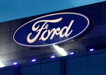 Acţiunile Ford au scăzut vineri cu 11%, după această gafă a companiei!