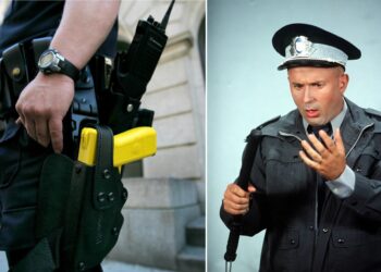 Loc de și mai multe abuzuri! Polițaii, echipați cu pistoale cu electroșocuri! Oare se vor curenta între ei?