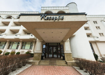 Intervenție de urgență la un hotel din Suceava! 11 elevi francezi au ajuns la spital!