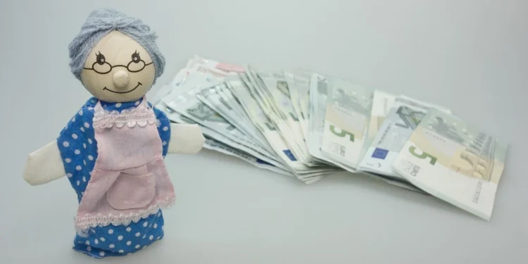 Plăți record în sistemul de pensii private, unde cotizează peste 8 milioane de români! Cât au încasat zecile de mii de salariați?