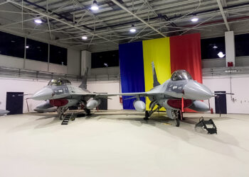 Derco şi Aerostar au semnat un Acord pentru întreţinerea flotei de avioane F-16 a Forţelor Aeriene Române
