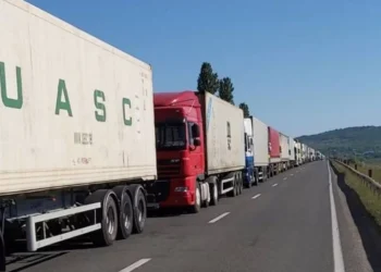 Ucraina și Polonia vor deschide luni un punct de frontieră special doar pentru camioane goale!