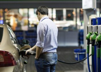 Vești proaste pentru șoferii din România. Prețul carburantului s-a majorat de Crăciun!