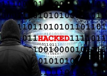 Infractorii din mediul online continuă să se folosească de reţelele de social media