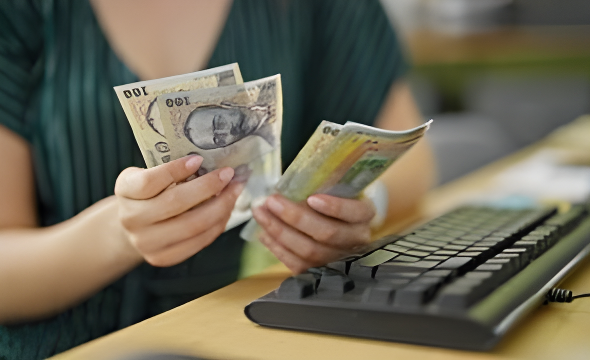 Noul artificiu prin care Guvernul va limita plățile cash