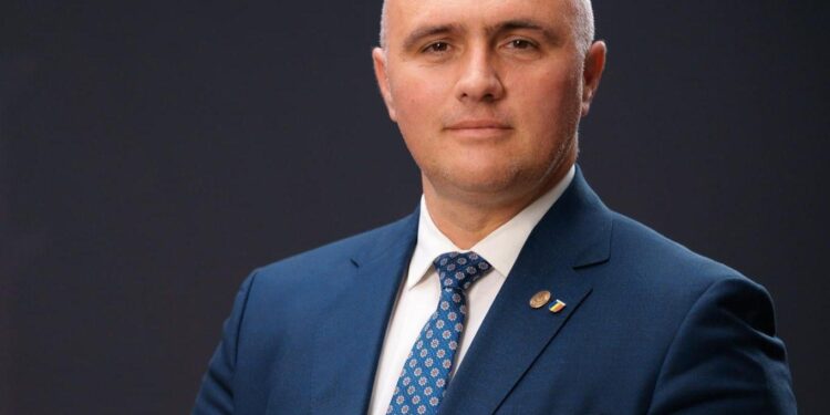 Deputatul AUR de Suceava, Doru Acatrinei, consideră că majorarea taxelor de la 1 ianuarie a reprezentat „bomboana de pe coliva economiei”