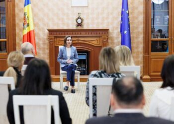Președintele Maia Sandu a discutat cu mai mulți jurnaliști despre referendumul privind integrarea europeană a Republicii Moldova!