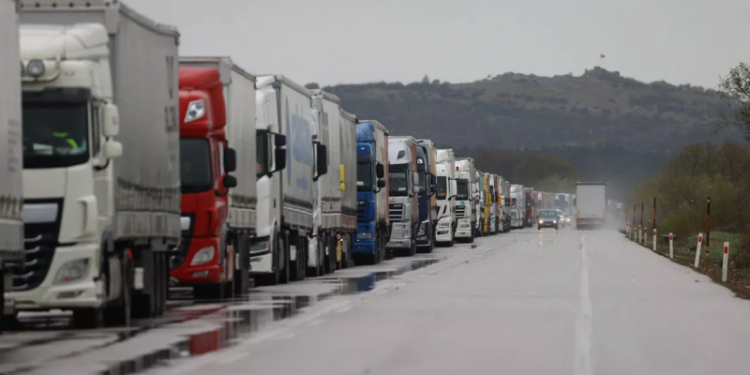 Vama în care timpul de aşteptare este de 20 de ore pentru TIR-uri