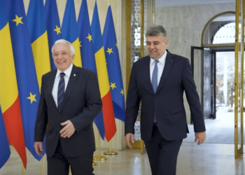 Mugur Isărescu: Cu un grad de îndatorare de peste 50%, înghețarea salariilor devine necesară