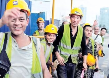 România aduce muncitori asiatici pentru a înlocui cetățenii plecați în Occident