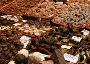 România se numără printre ţările din UE cu cea mai mare creştere a preţului la cacao şi ciocolată