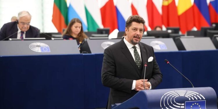 Claudiu Târziu (AUR): „Încă un număr de slugărnicie politică marca Marcel Ciolacu”