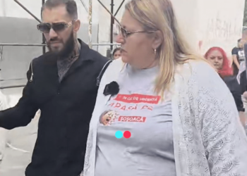 Diana Șoșoacă a venit la sinistrați alături de un interlop din Clanul Sportivilor