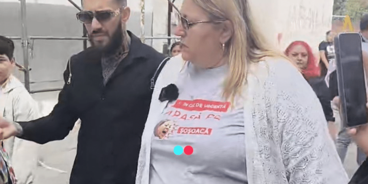 Diana Șoșoacă a venit la sinistrați alături de un interlop din Clanul Sportivilor