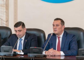 Gheorghe Piperea (AUR): Cartea lui Ciucă nu este o carte autobiografică, ci o carte de poze