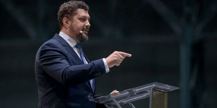 Europarlamentarul Claudiu Târziu (AUR): Strategia noastră este să începem RECONSTRUCȚIA ROMÂNIEI. Recuperarea resurselor naturale, printre cele cinci priorități care trebuie să stea la baza unei guvernări AUR