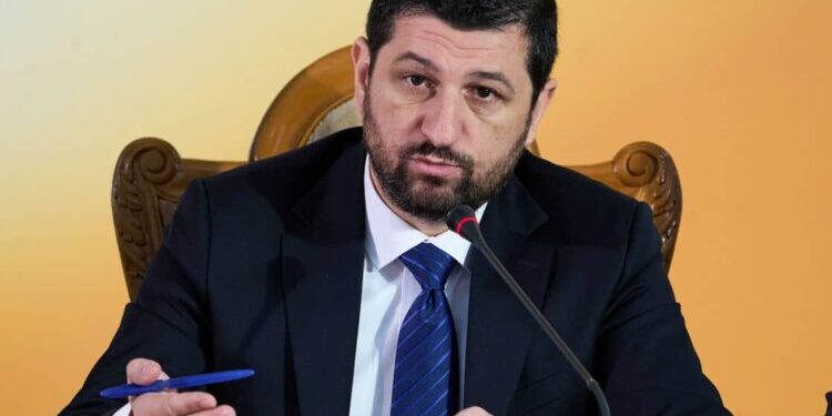 Marius Lulea (AUR): România s-a împrumutat într-o singură zi cu jumătate de miliard de euro. Orice idiot poate conduce țara pe datorie