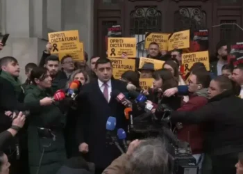 Creșterea de taxe a pus capacul. Simion cheamă lumea la luptă pentru Libertate!