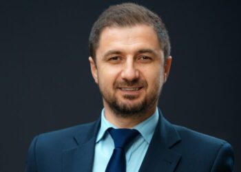 Adrian Axinia (AUR): Este o crimă economică ce face guvernul! Supermarketurile strangulează producătorii locali și distrug economia națională