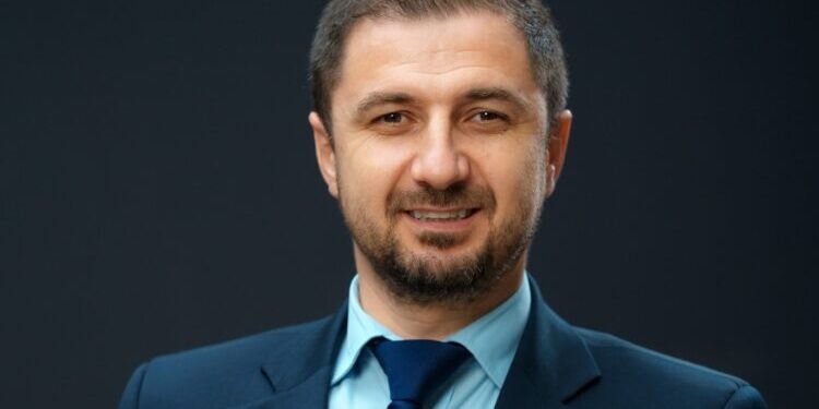 Adrian Axinia (AUR): Este o crimă economică ce face guvernul! Supermarketurile strangulează producătorii locali și distrug economia națională
