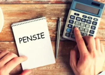 Guvernul a tocat din banii de pensie a peste 8,2 milioane de români