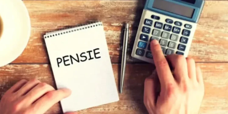 Guvernul a tocat din banii de pensie a peste 8,2 milioane de români