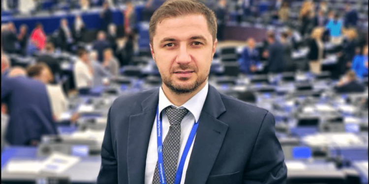 Adrian Axinia, europarlamentar AUR: Guvernul PSD-PNL-UDMR distruge economia României! Ciolacu și Bolojan trebuie să plece!