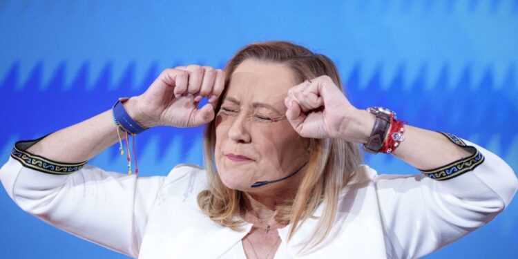 Elena Lasconi vrea să închidă TikTok înainte de prezidențiale: „Dacă nu suntem în stare să ne protejăm, mai bine îl închidem”