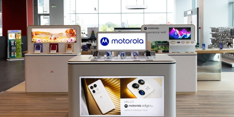 Motorola și-a consolidează prezența în România: 1 din 10 telefoane vândute sunt Motorola