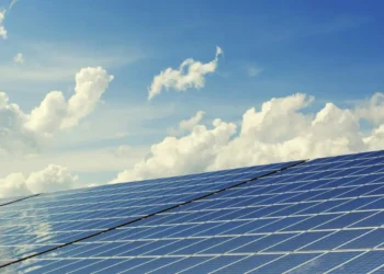 Energia eoliană și solară, cele mai importante surse de generare de energie electrică din România!
