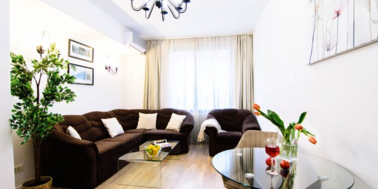 Beneficiile închirierii apartamentelor în regim hotelier în București: O alternativă modernă și rentabilă