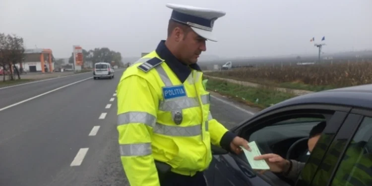 De azi, Șoferii din România trebuie să plătească întâi amenda ca să poată redobândi permisul