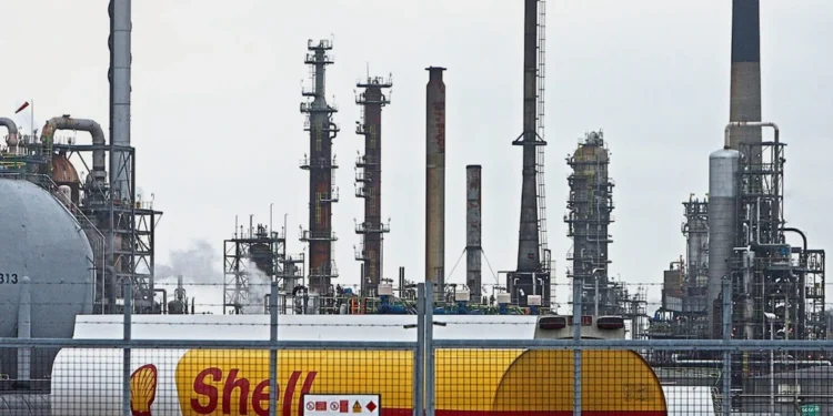 Shell ar putea cumpăra BP