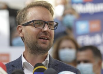 Neamțul Dominik Fritz vrea să taie sporurile tuturor românilor, ca firmele să o ducă mai bine!