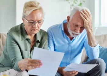 Ce taxe la sănătate vor plăti pensionarii care au peste 2500 de lei lunar?