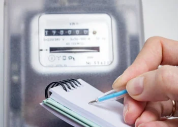 Anunț important pentru 2 milioane de gospodării! Cum pot lua banii de la stat pentru plata facturii la energie