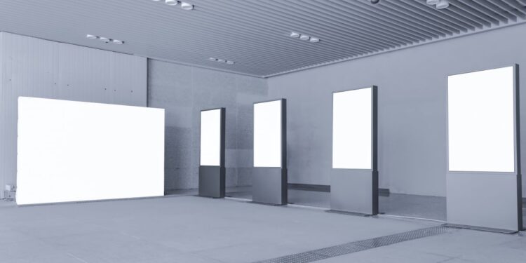 Pop-up textil sau stand expozițional? Cum alegi structura potrivită pentru evenimentul tău