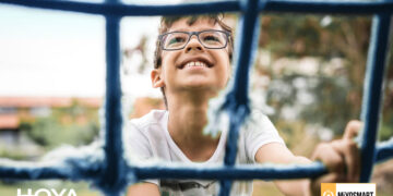 Lentilele MiYOSMART de la HOYA schimbă modul în care copiii văd lumea